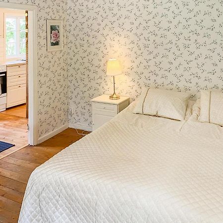 Amazing Home In Faerjestaden With Kitchen Bagian luar foto