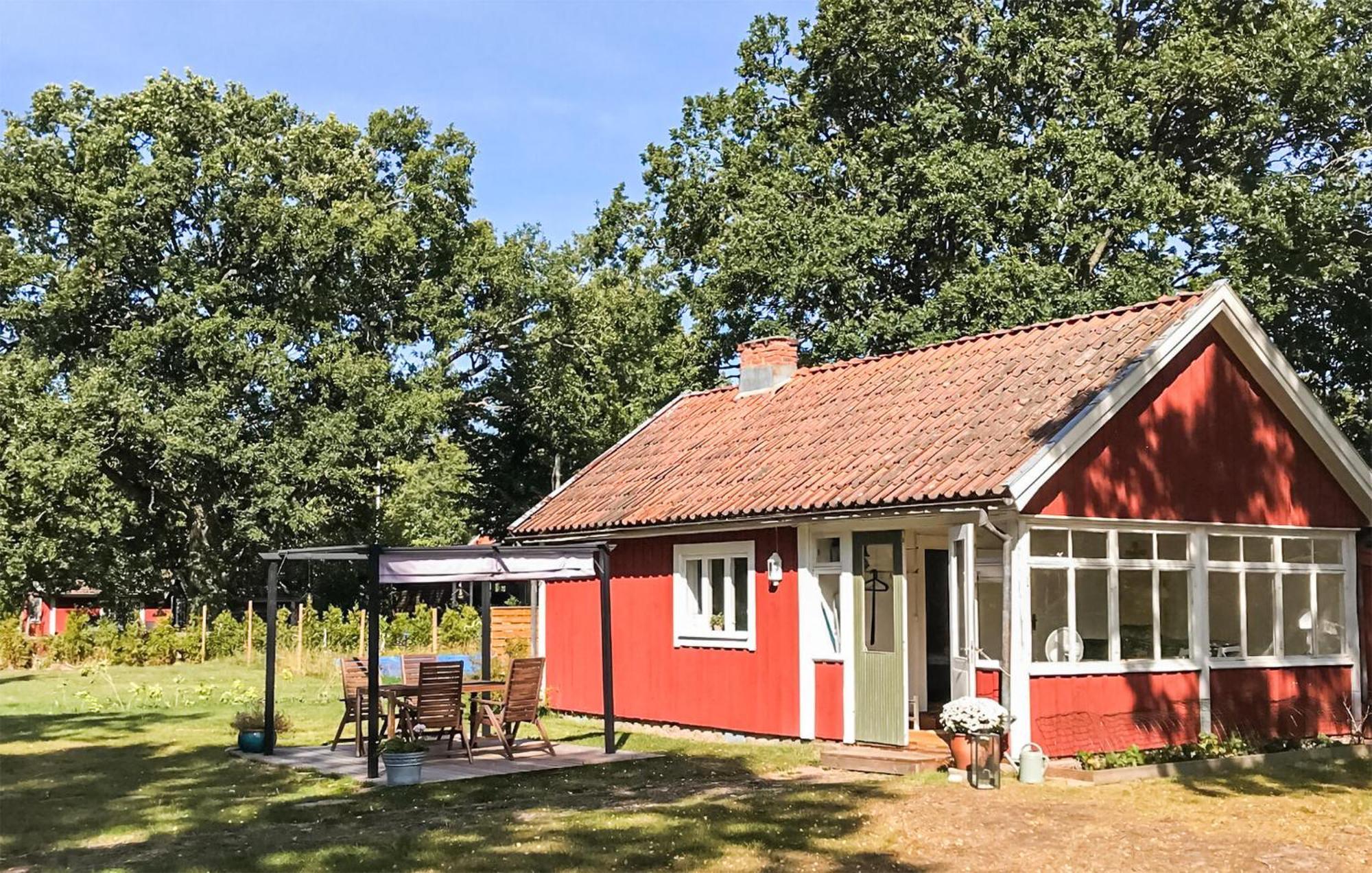 Amazing Home In Faerjestaden With Kitchen Bagian luar foto